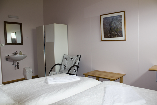 2011-07-02_18-10-16 island.jpg - Umser Zimmerchen im Guesthouse Narfastadir